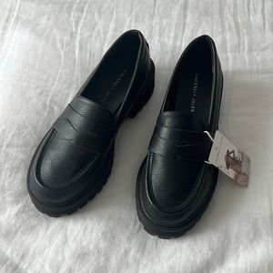 NWT Sincerely Jules Chunky Lug Sole Loafers